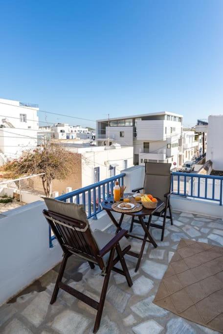 T Apartment Тинос Екстериор снимка